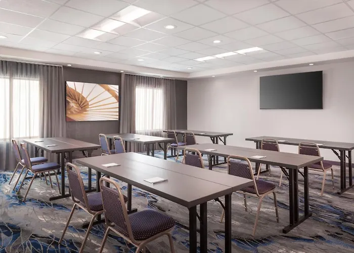 Fairfield Inn & Suites By Marriott Fresno North/Shaw Avenue